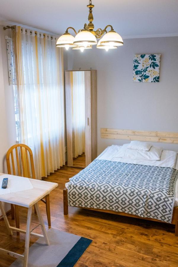 Pokoje Goscinne U Meresa Żywiec Exteriör bild